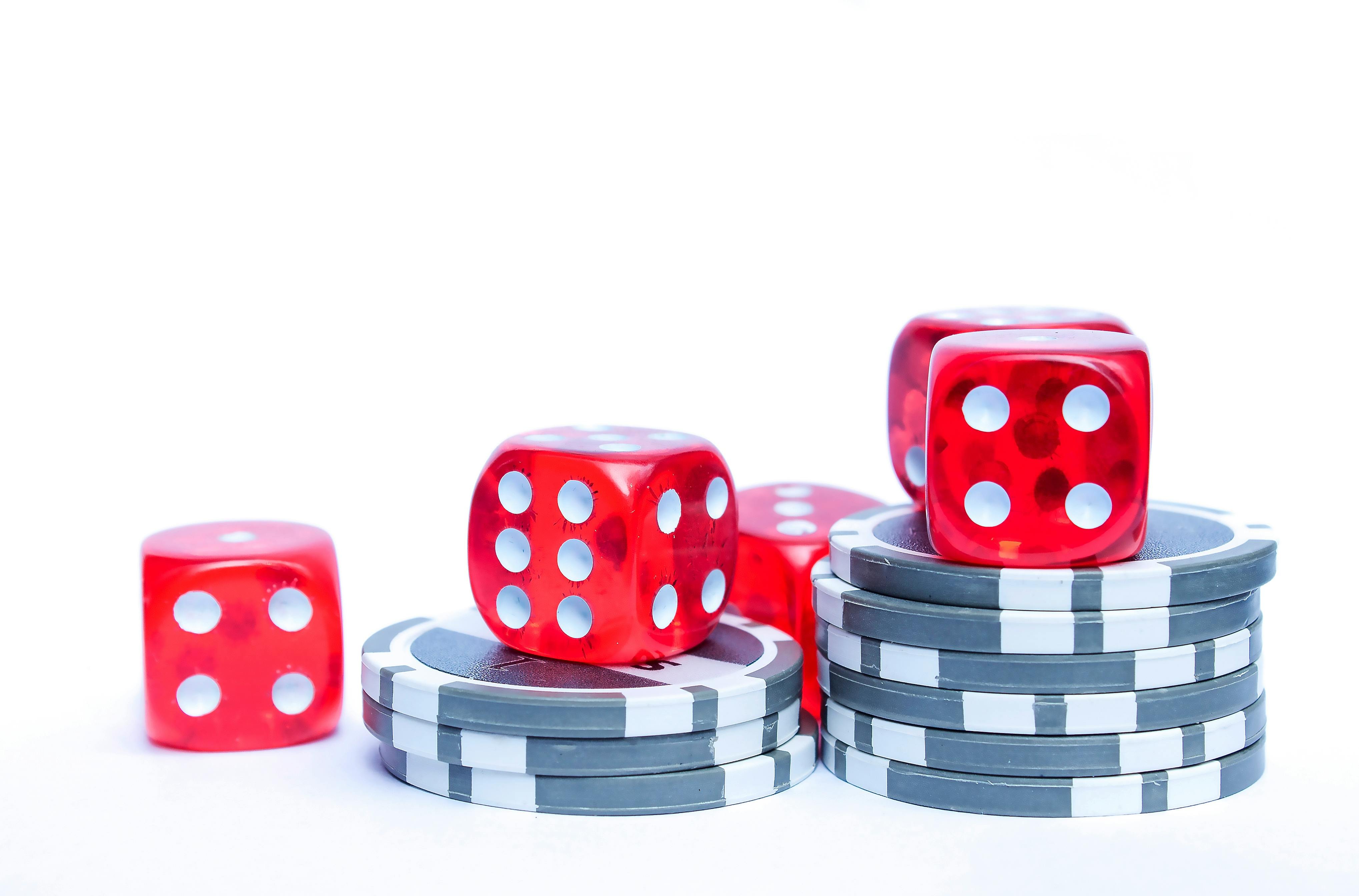 games6 စလော့ဂိမ်း Jackpot Slots မိုဘိုင်းဖုန်းမှ MMK ဖြင့် ကစားနေသောပုံ