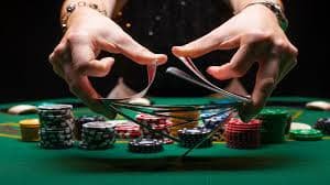 games6 Live Casino မိုဘိုင်းဖုန်းပေါ်တွင် ကစားနေသောပုံ
